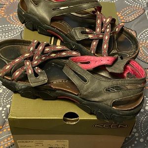 Keen sandals worn 1 time